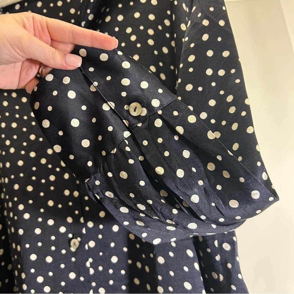 VINCE Silk Tossed Dot Fitted Collar Blouse in Midnight Blue - Picture 3 of 10